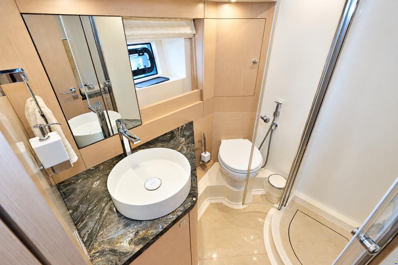 Sirena Yacht 58