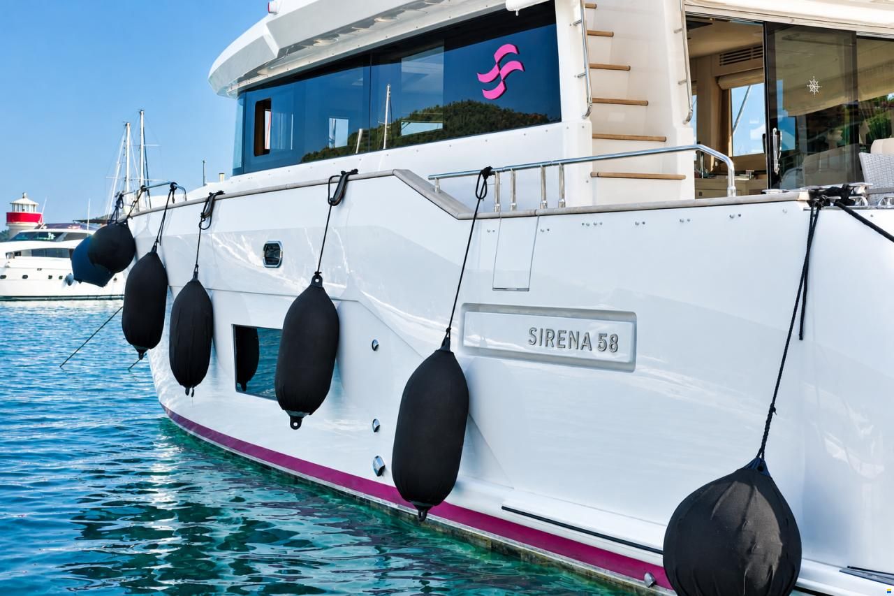 Sirena Yacht 58