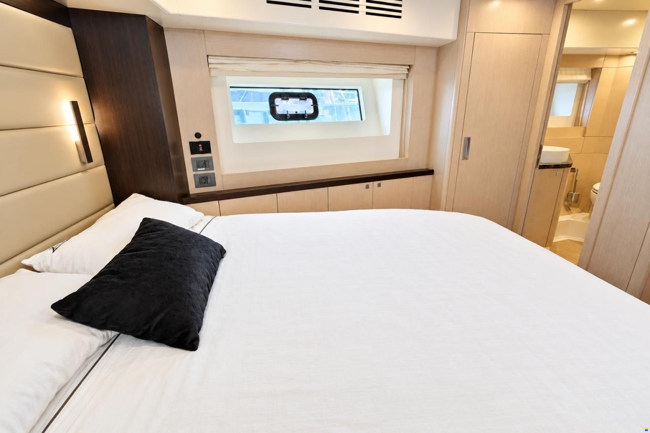 Sirena Yacht 58