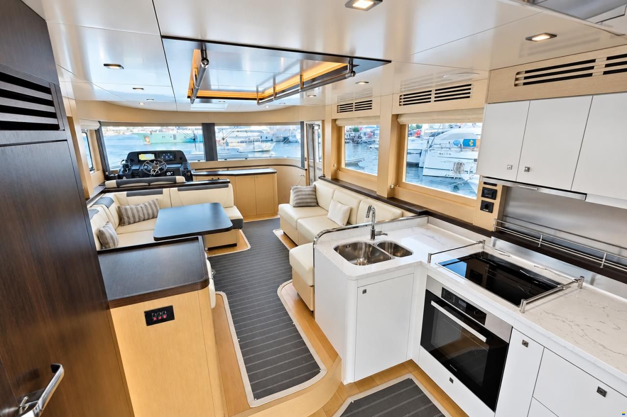Sirena Yacht 58