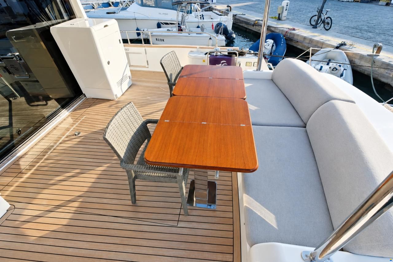 Sirena Yacht 58