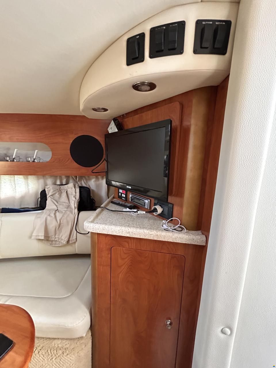 Rinker 280