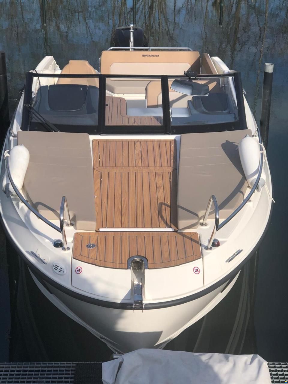 Quicksilver 755 Activ Cruiser Cabine