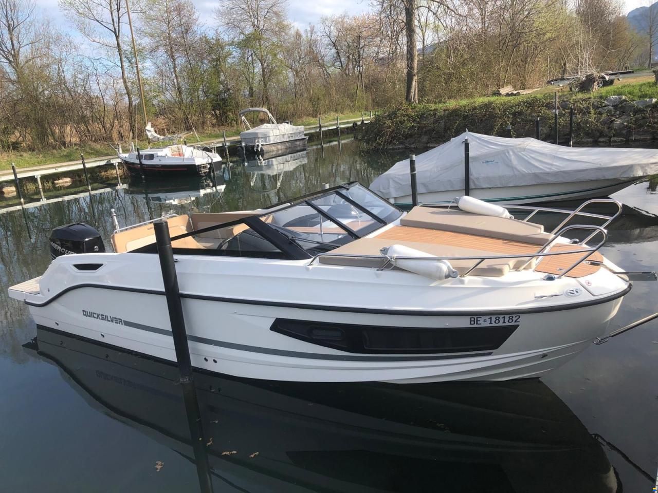 Quicksilver 755 Activ Cruiser Cabine