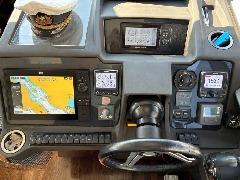 Princess V 48 DREI-KABINEN