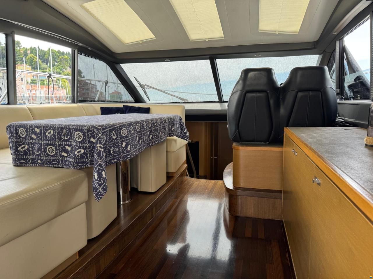 Princess V 48 DREI-KABINEN