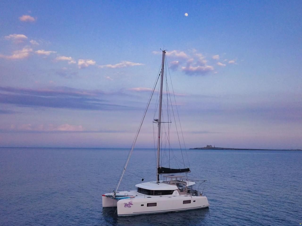 Lagoon 42