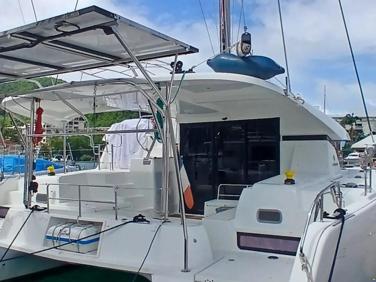 Lagoon 42