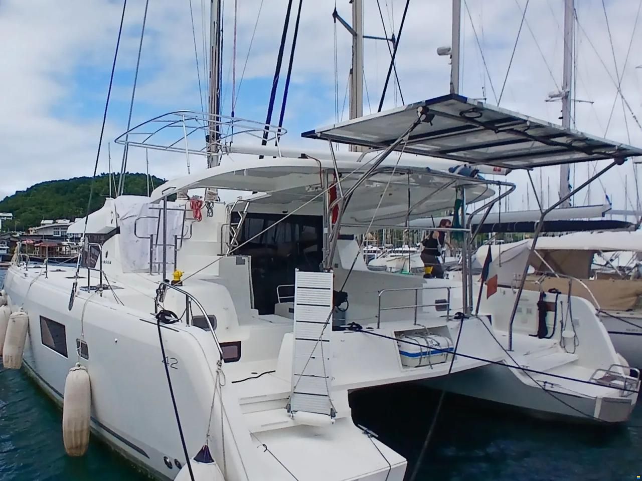 Lagoon 42