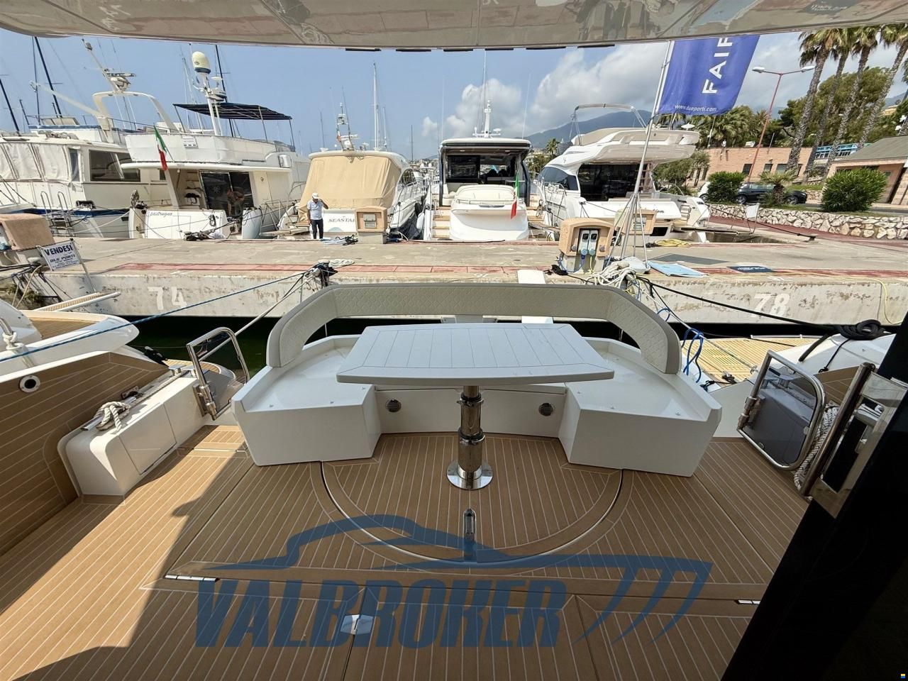 Galeon 460 fly