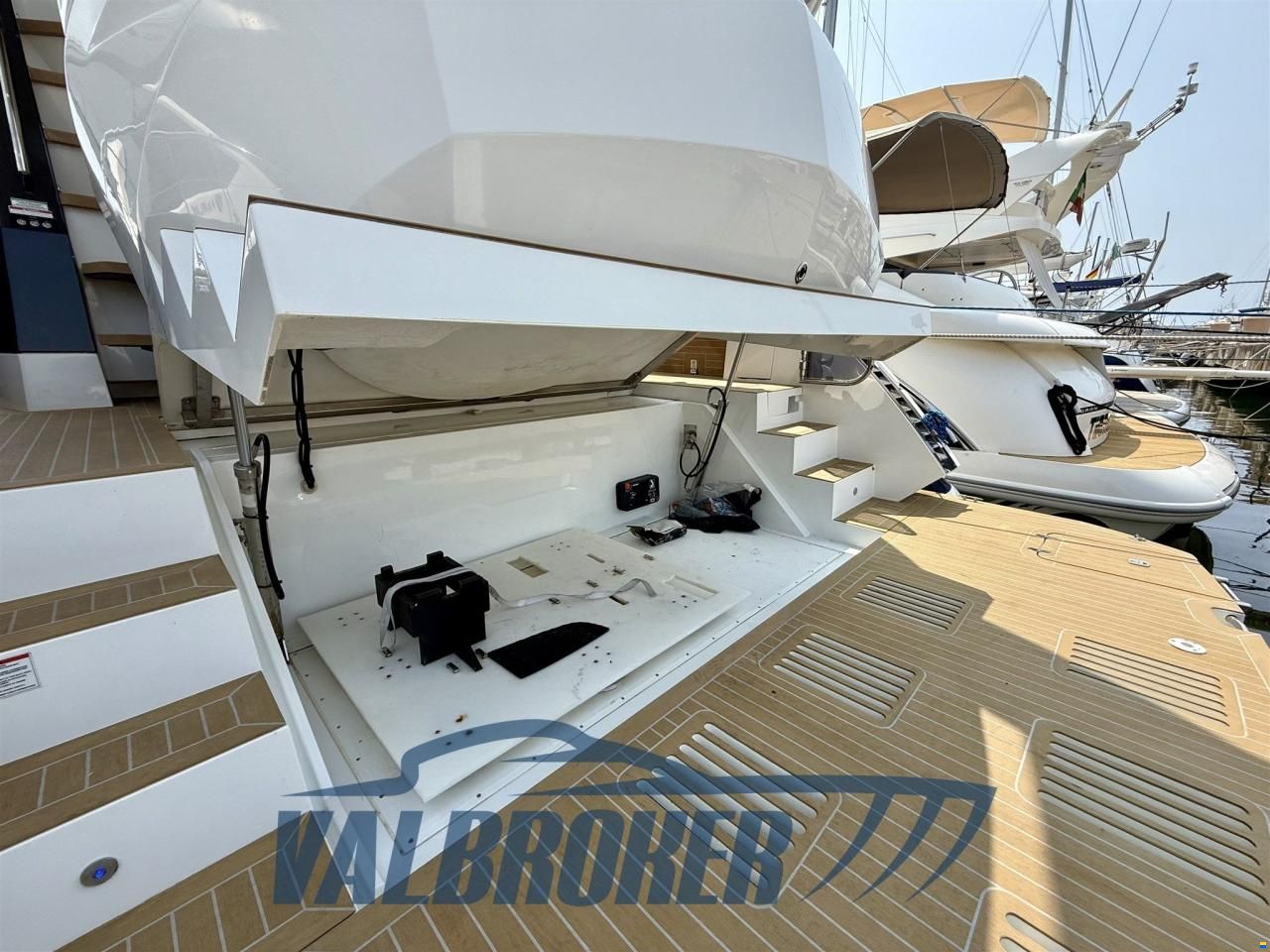 Galeon 460 fly