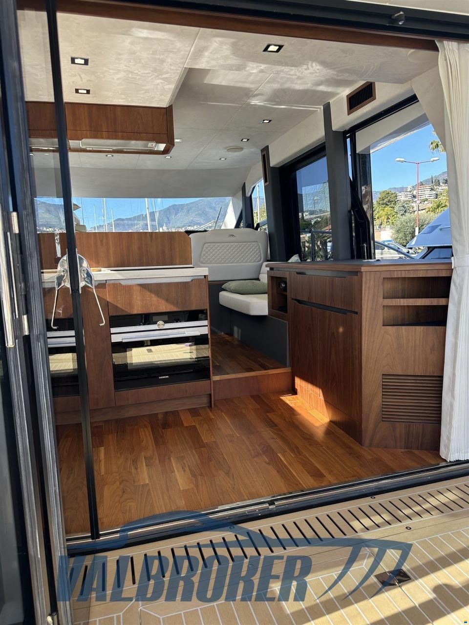 Galeon 460 fly