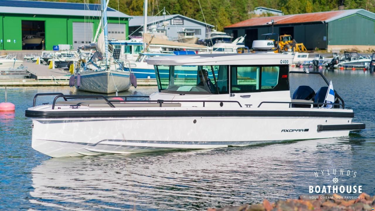 Axopar 28 Cabin