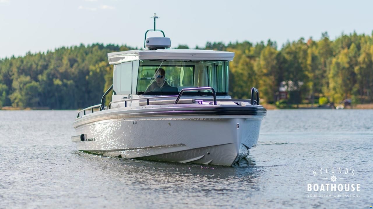 Axopar 28 Cabin