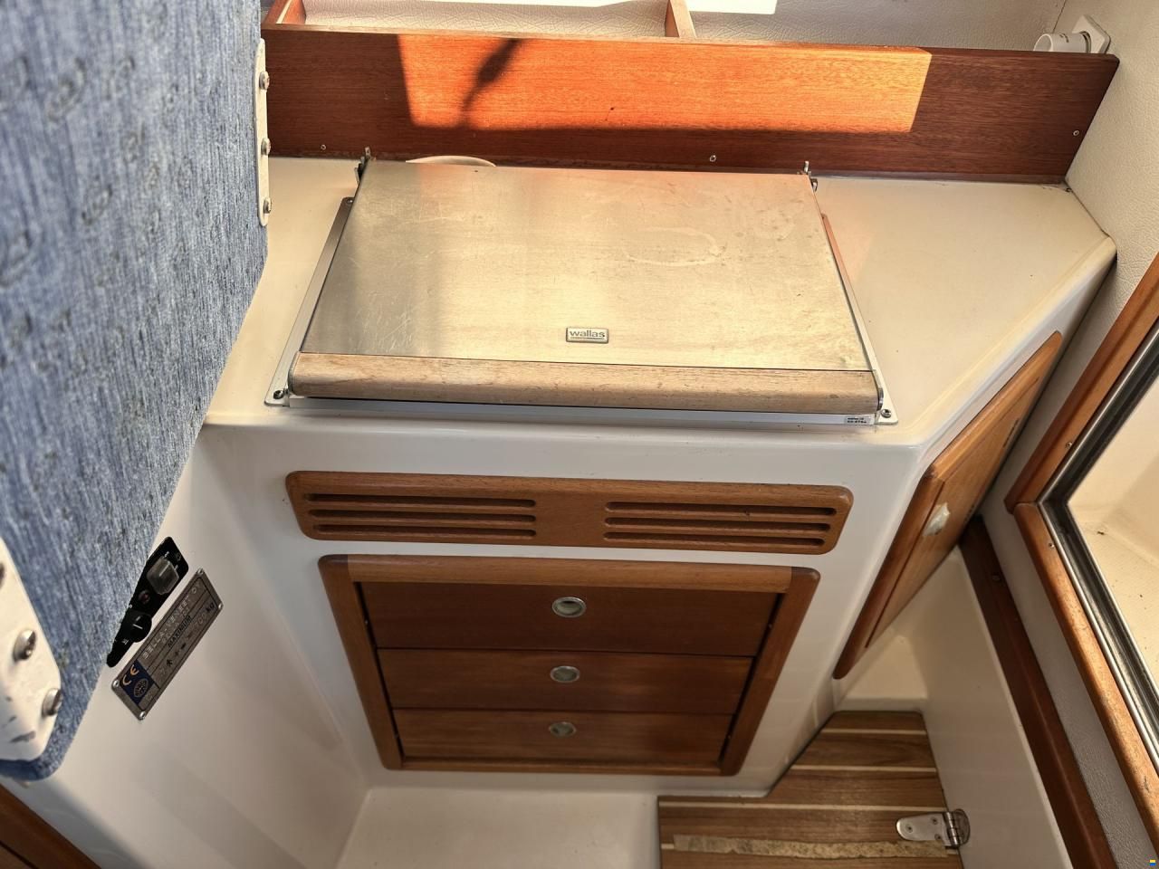 Bella 703
