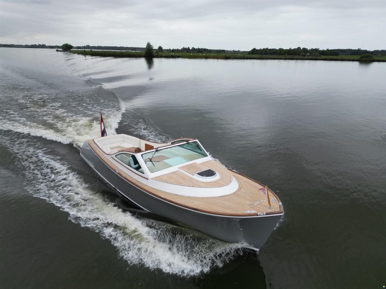 Long Island 33 Runabout