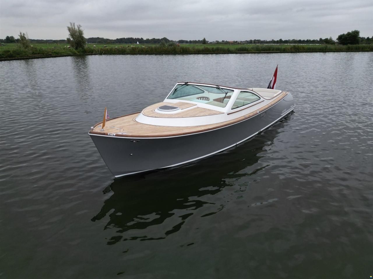 Long Island 33 Runabout