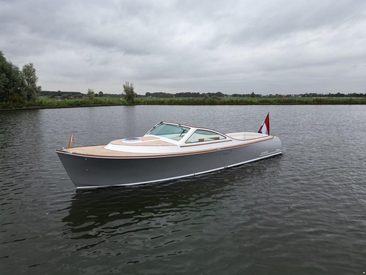 Long Island 33 Runabout