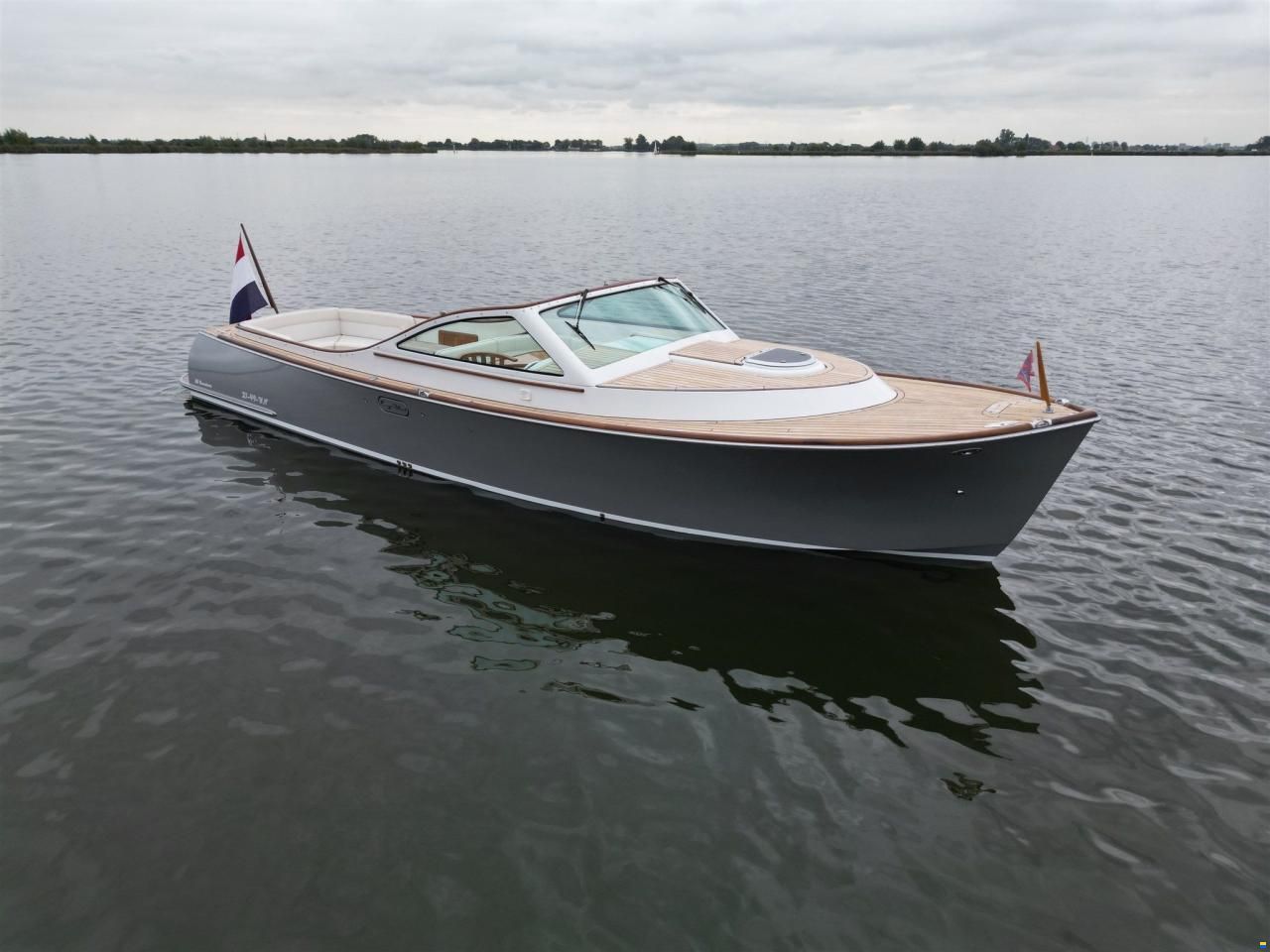 Long Island 33 Runabout