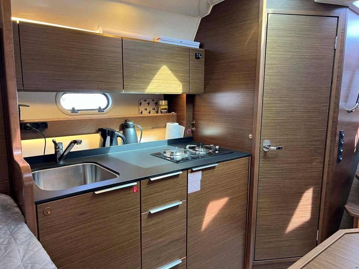 Bavaria S33 HT