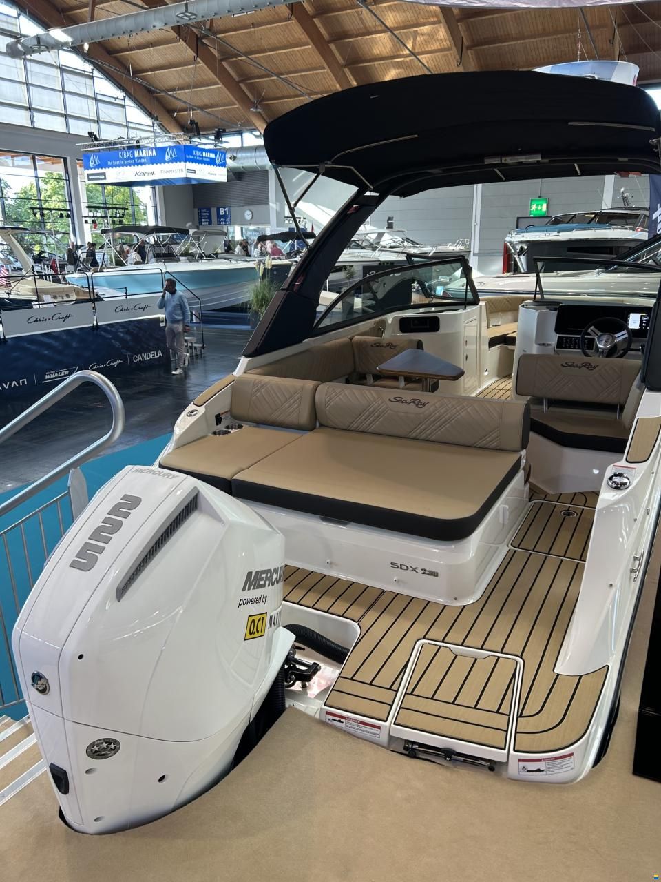 Sea Ray 230 SDOE