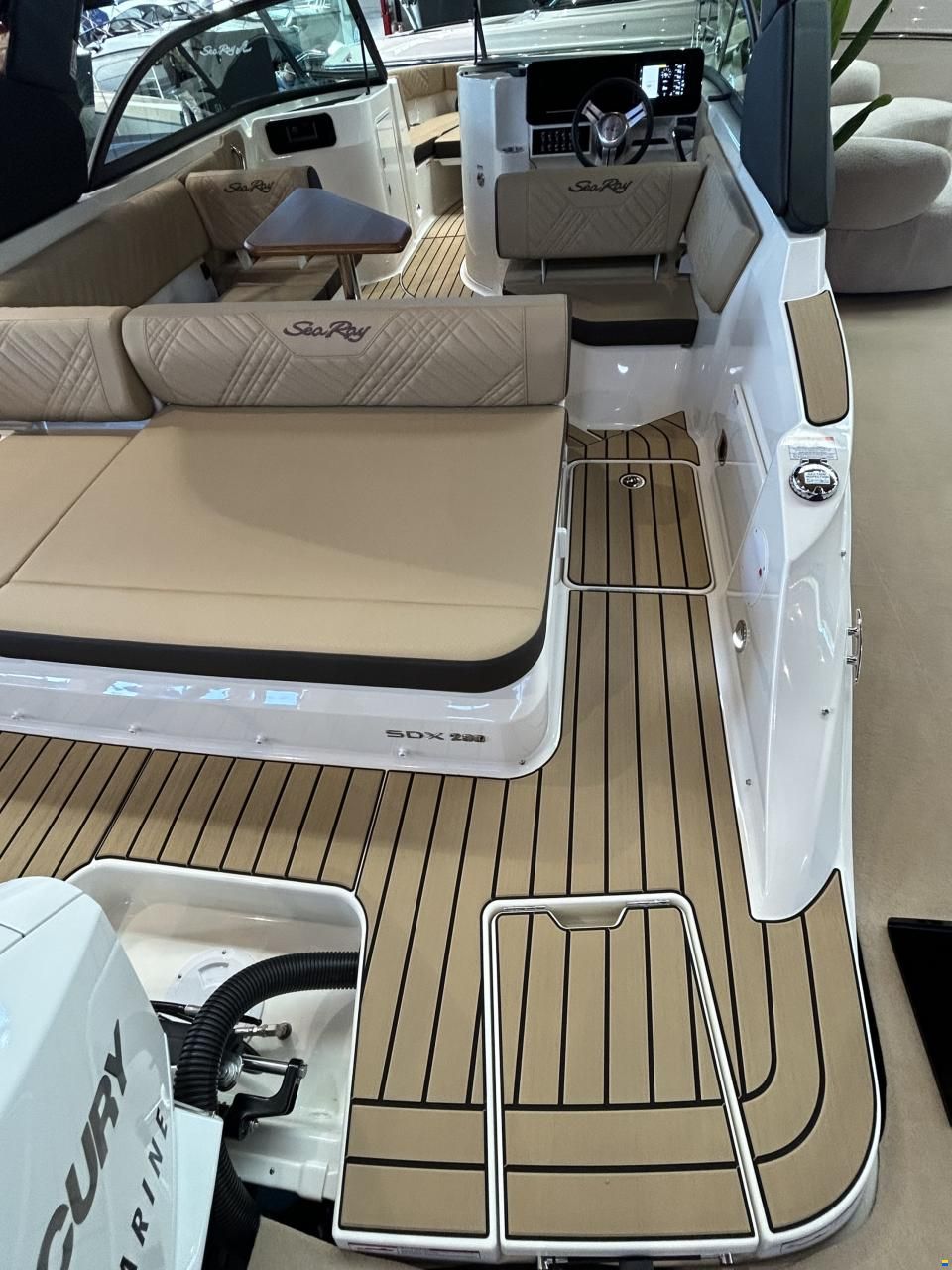 Sea Ray 230 SDOE