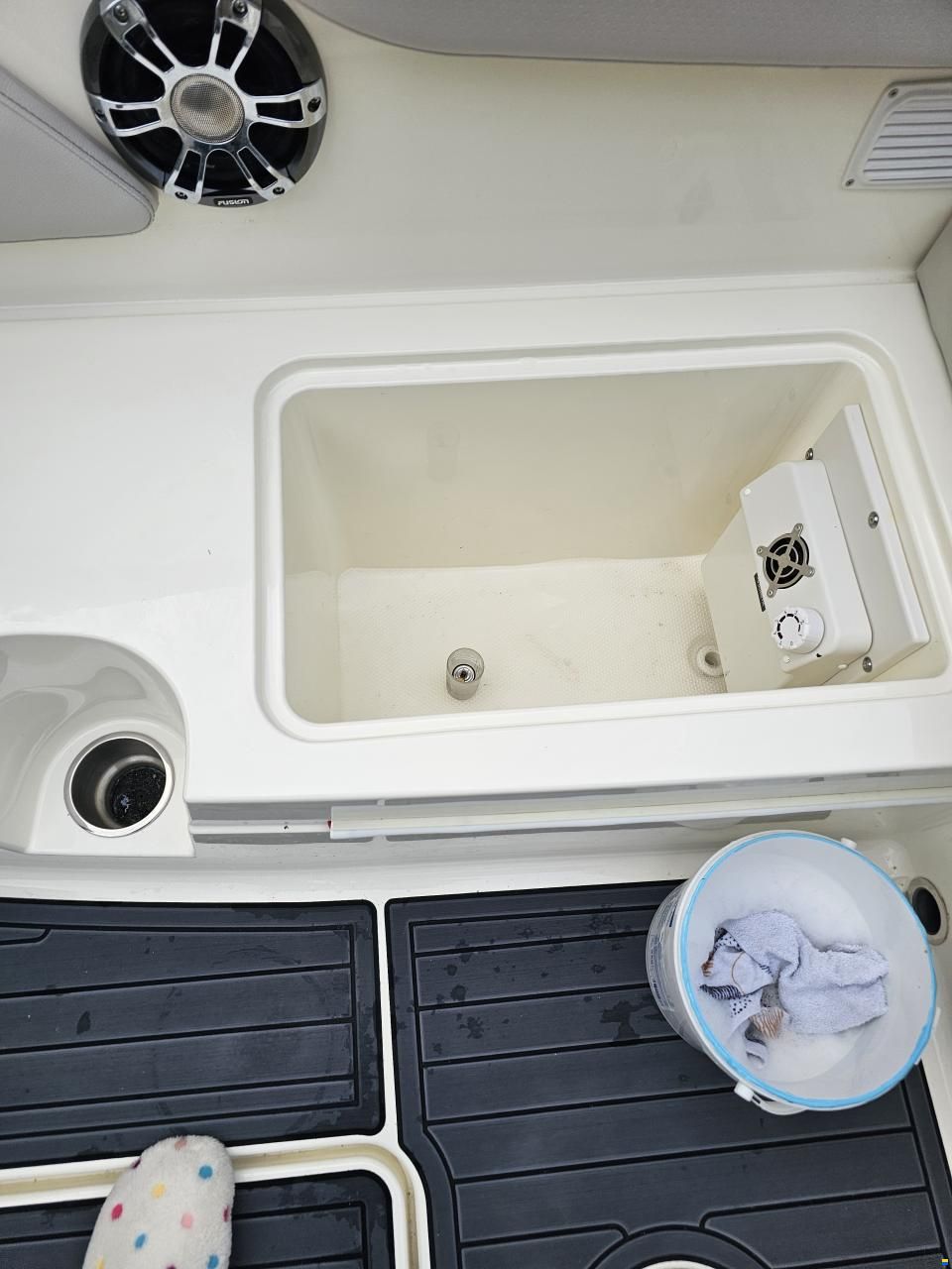 Sea Ray Sun Sport 230 OB