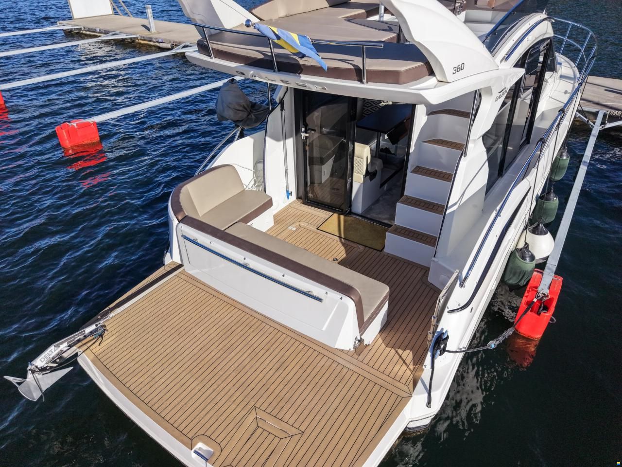 Galeon 360 Fly