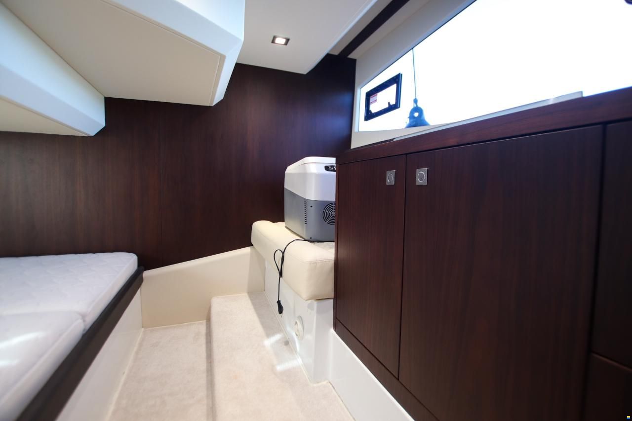 Galeon 360 Fly