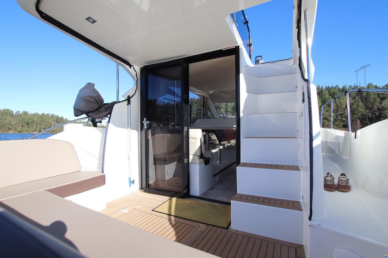 Galeon 360 Fly