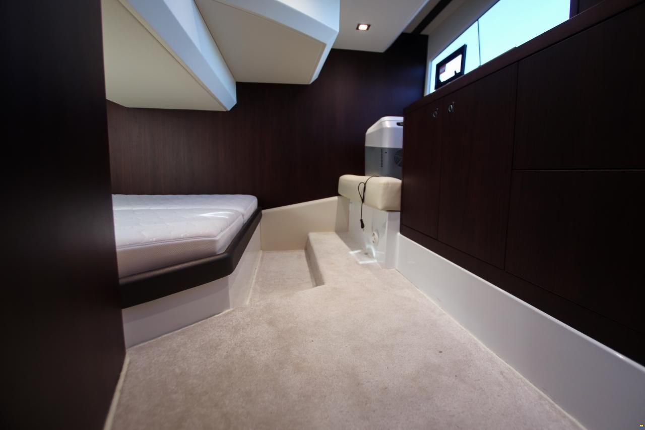 Galeon 360 Fly
