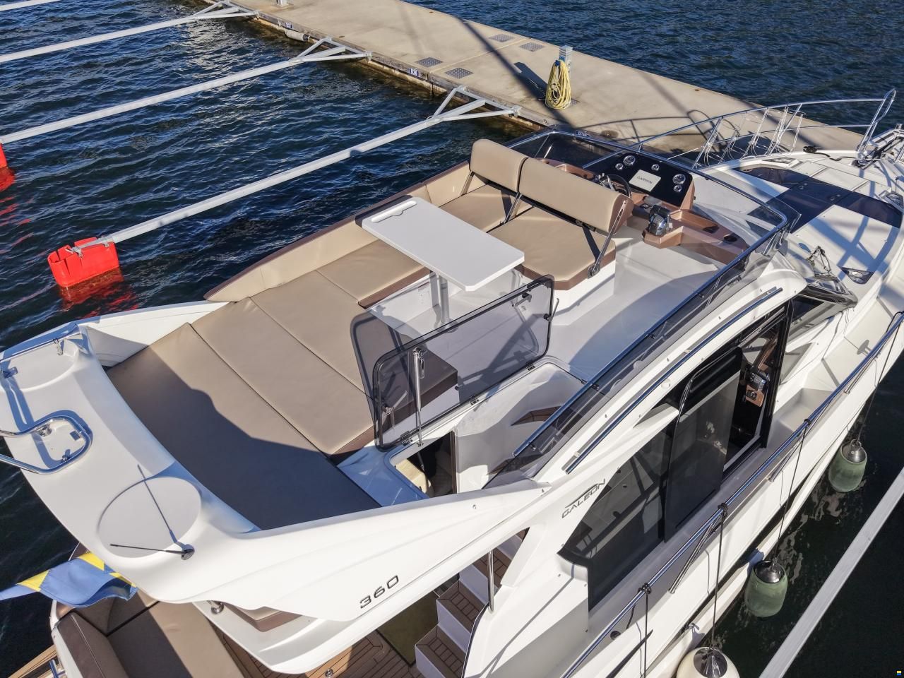 Galeon 360 Fly