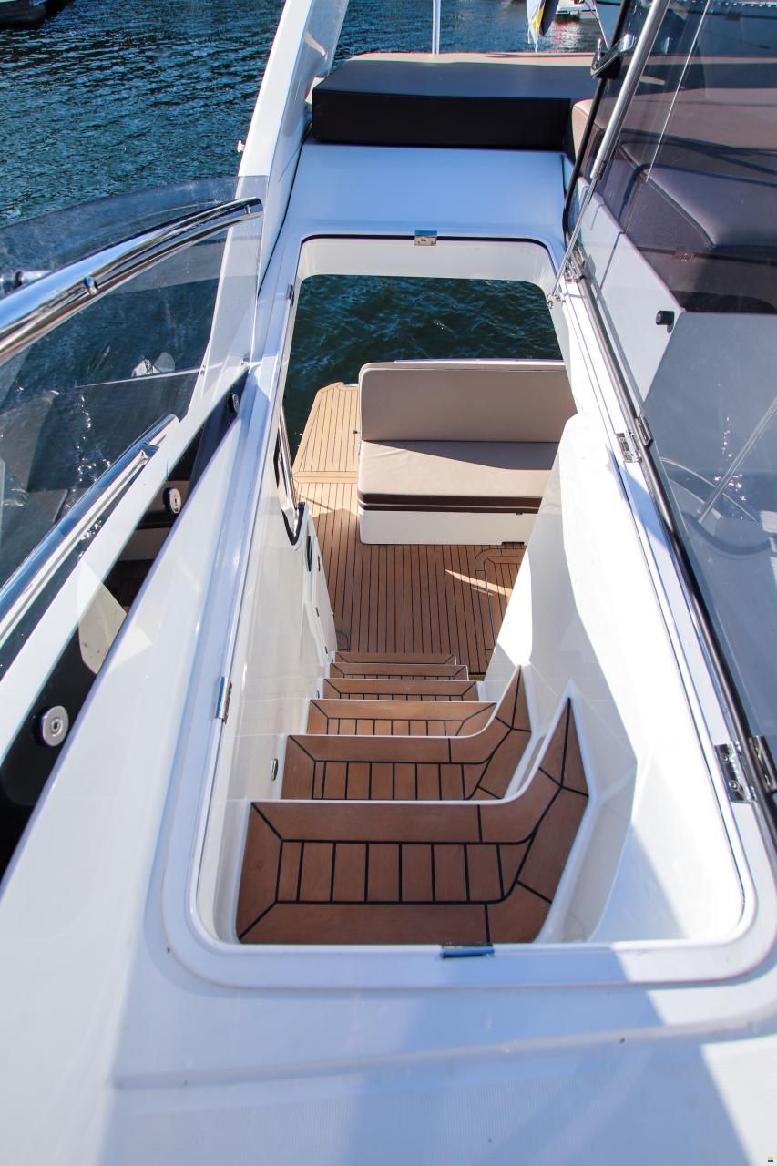 Galeon 360 Fly