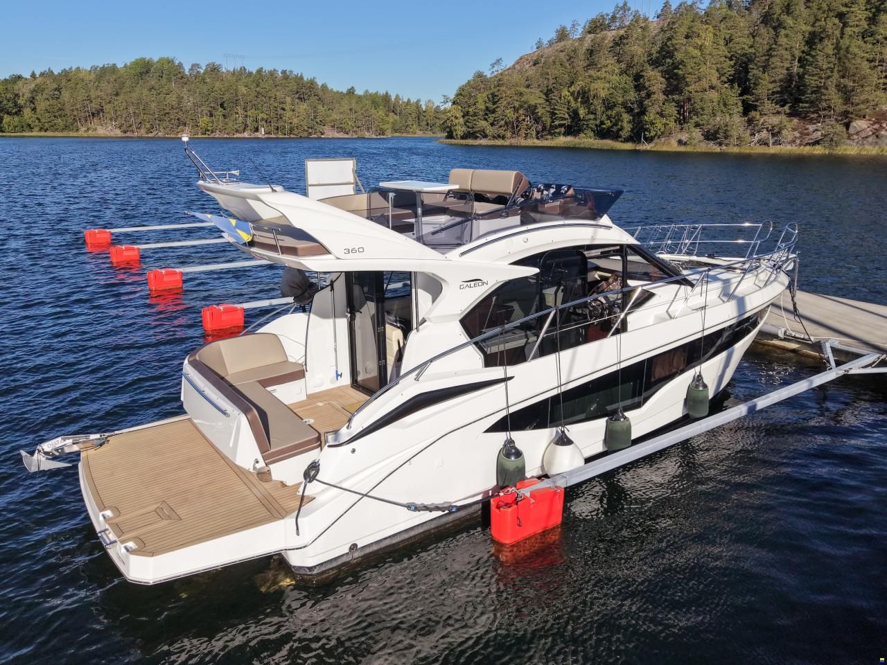 Galeon 360 Fly
