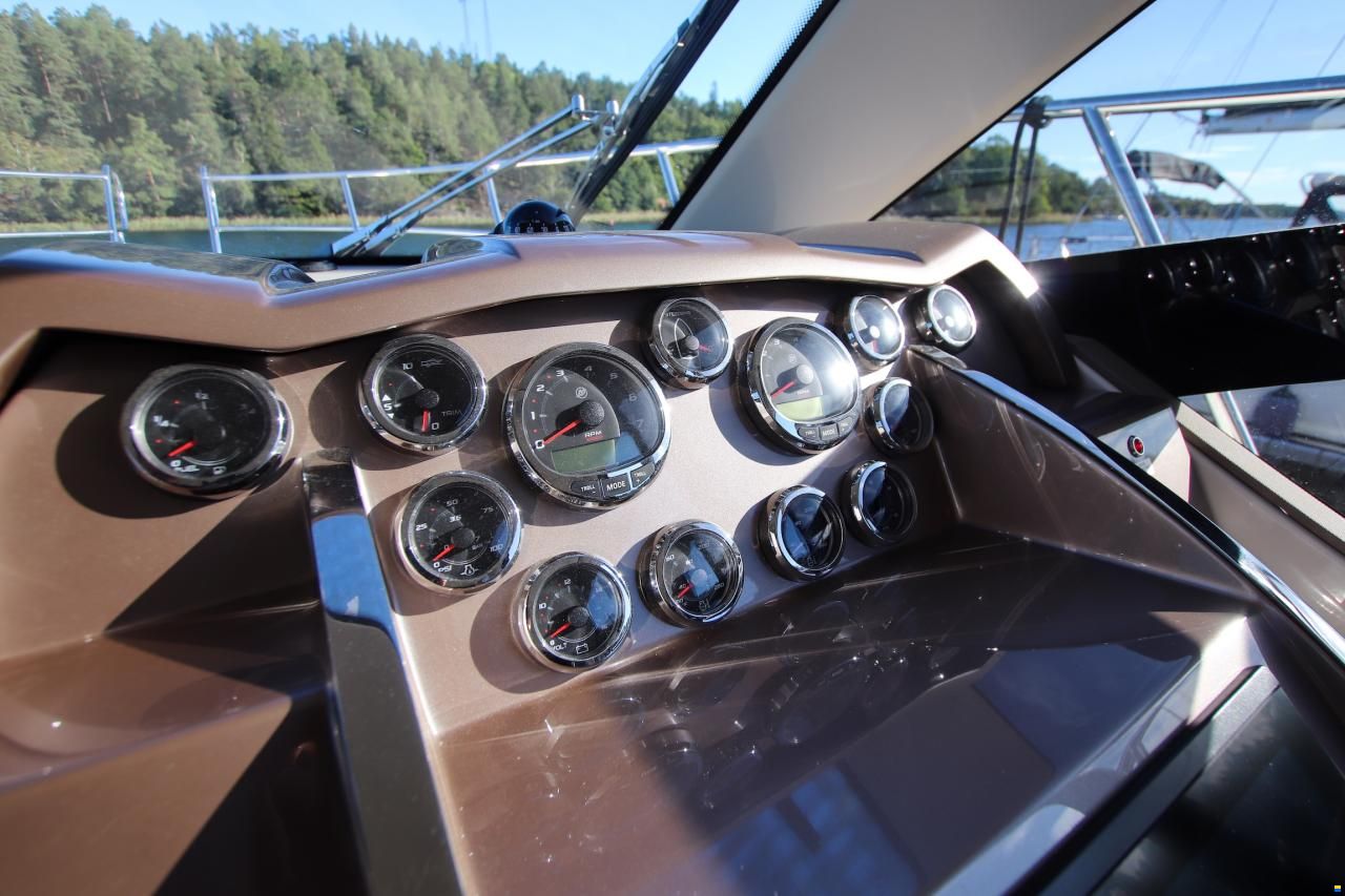 Galeon 360 Fly