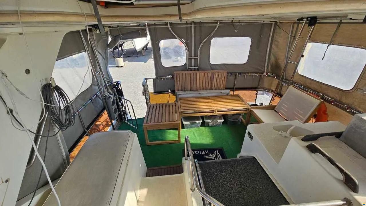 Cruisers 3850 aft