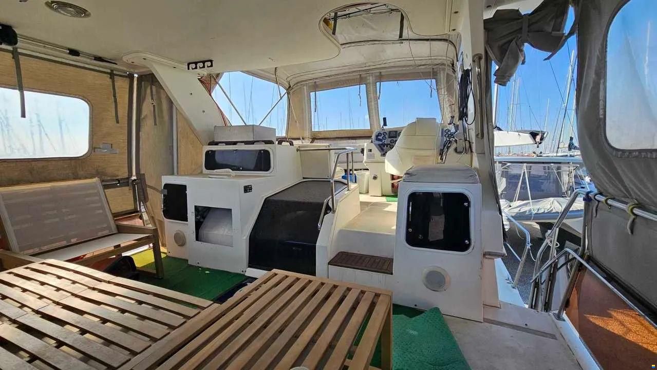 Cruisers 3850 aft