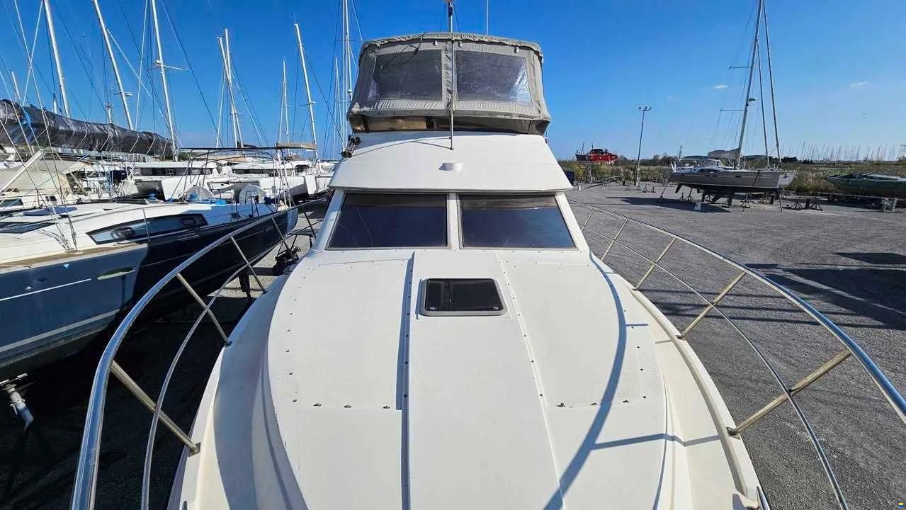 Cruisers 3850 aft