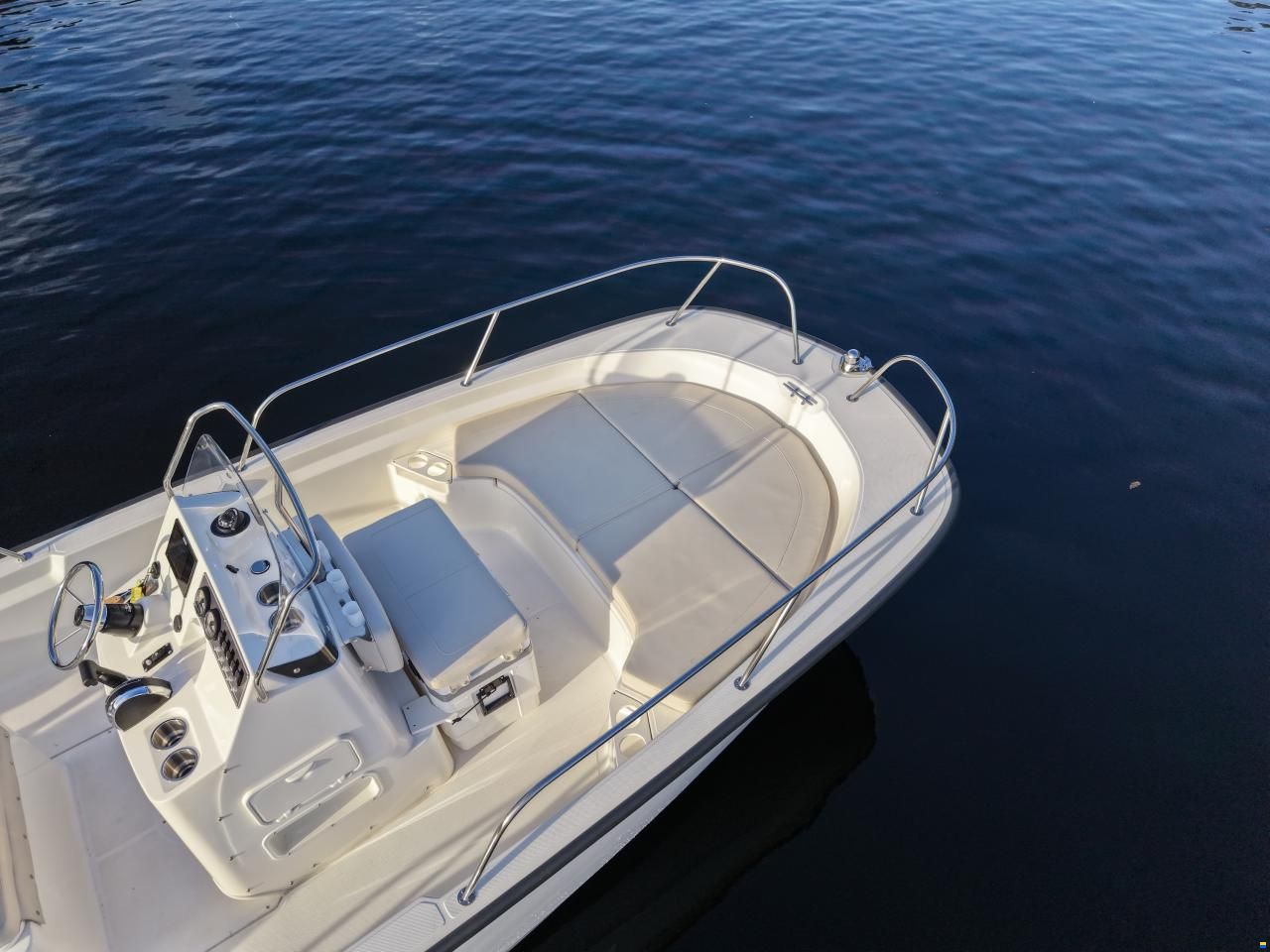 Boston Whaler 190 Montauk