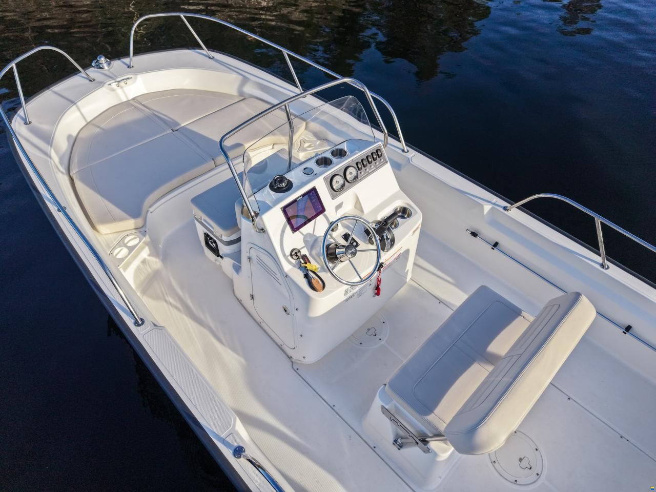 Boston Whaler 190 Montauk