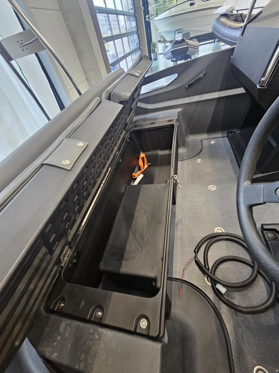Pioner 16 EXPLORER AE