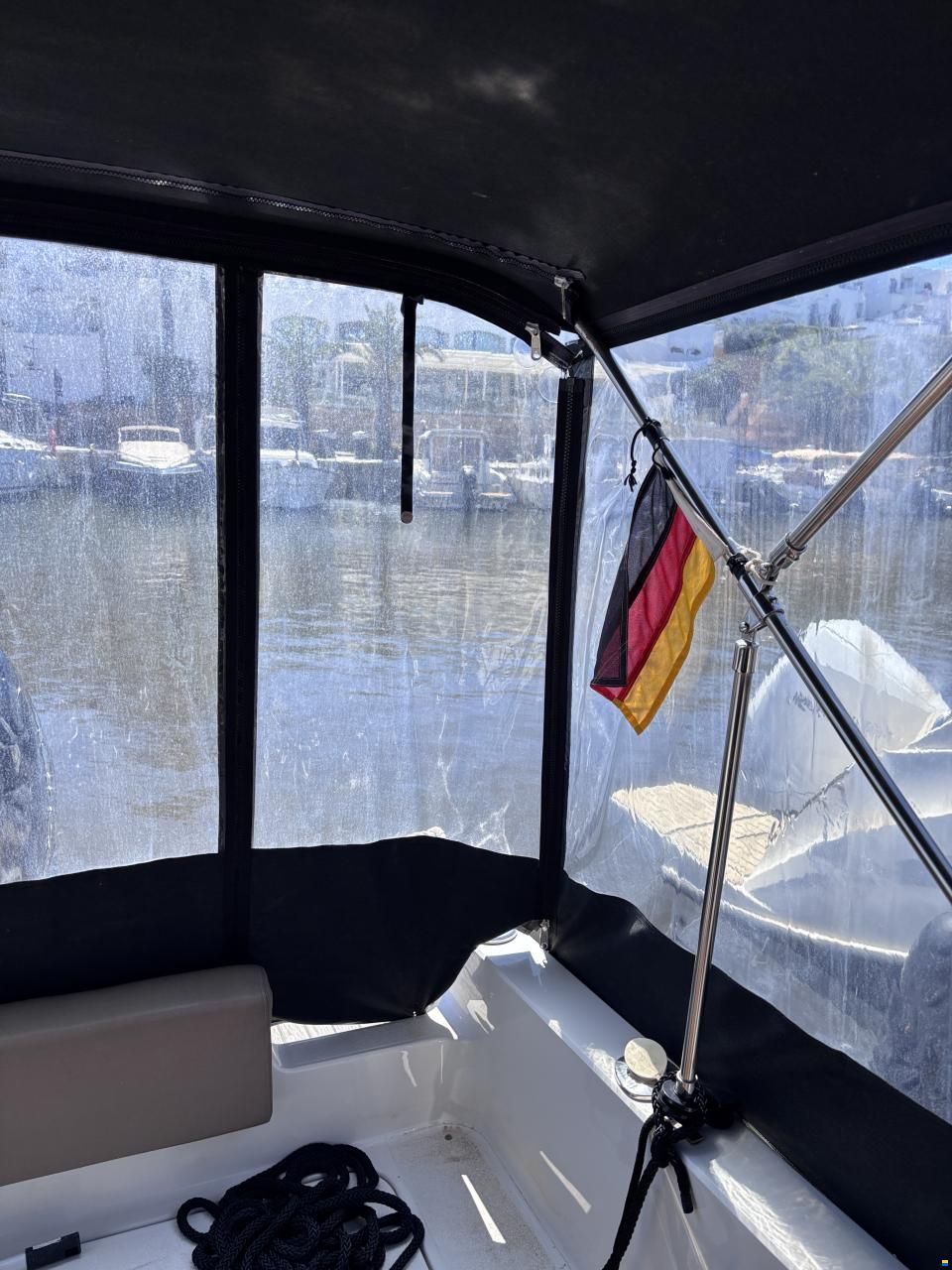 Atlantic Marine Sun Cruiser 730 DC