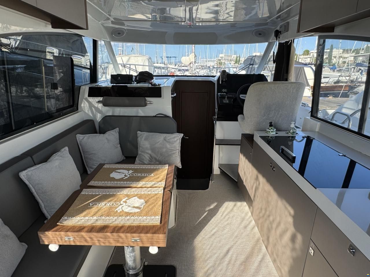 Beneteau Antares 11 Fly