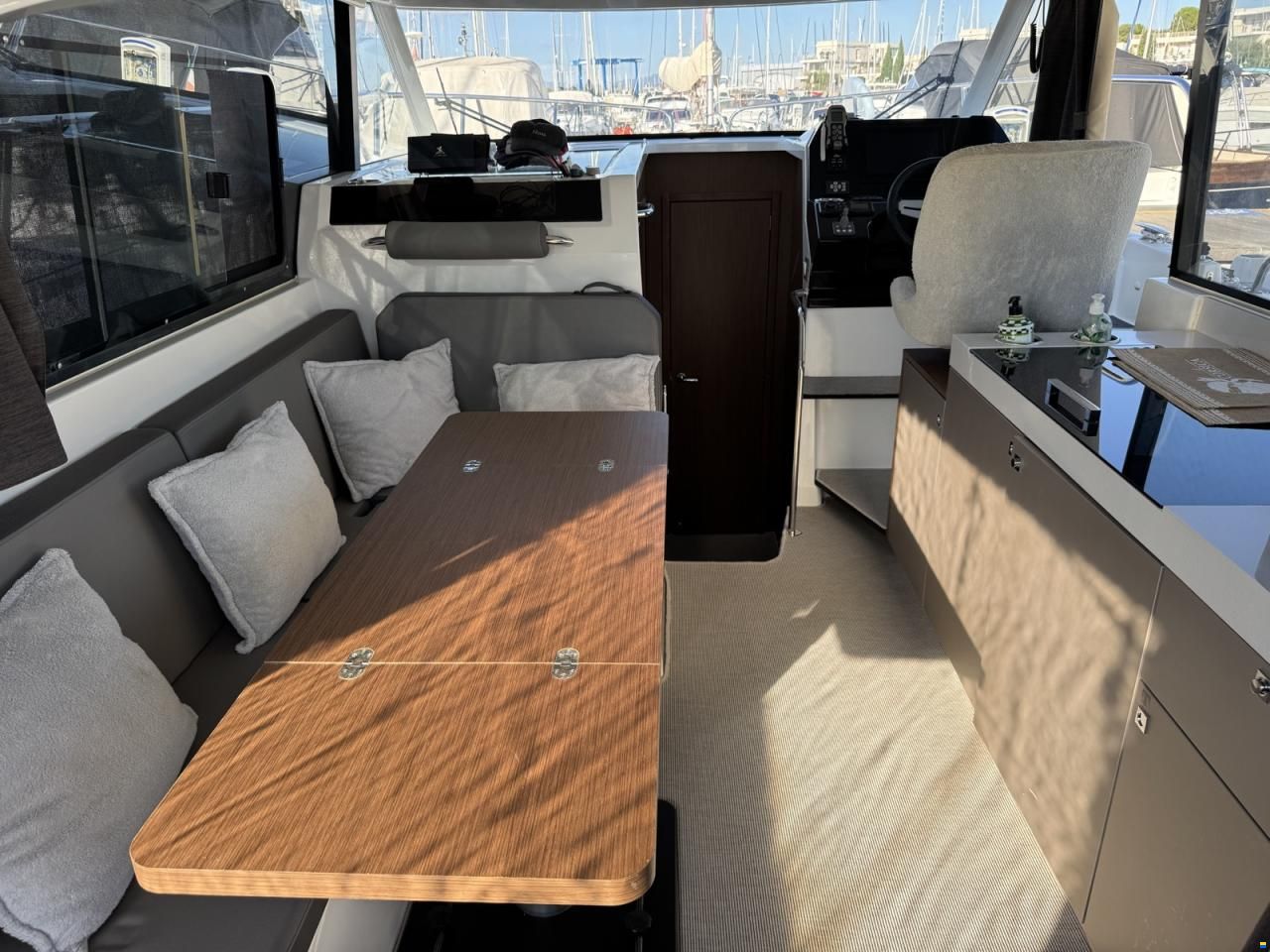 Beneteau Antares 11 Fly