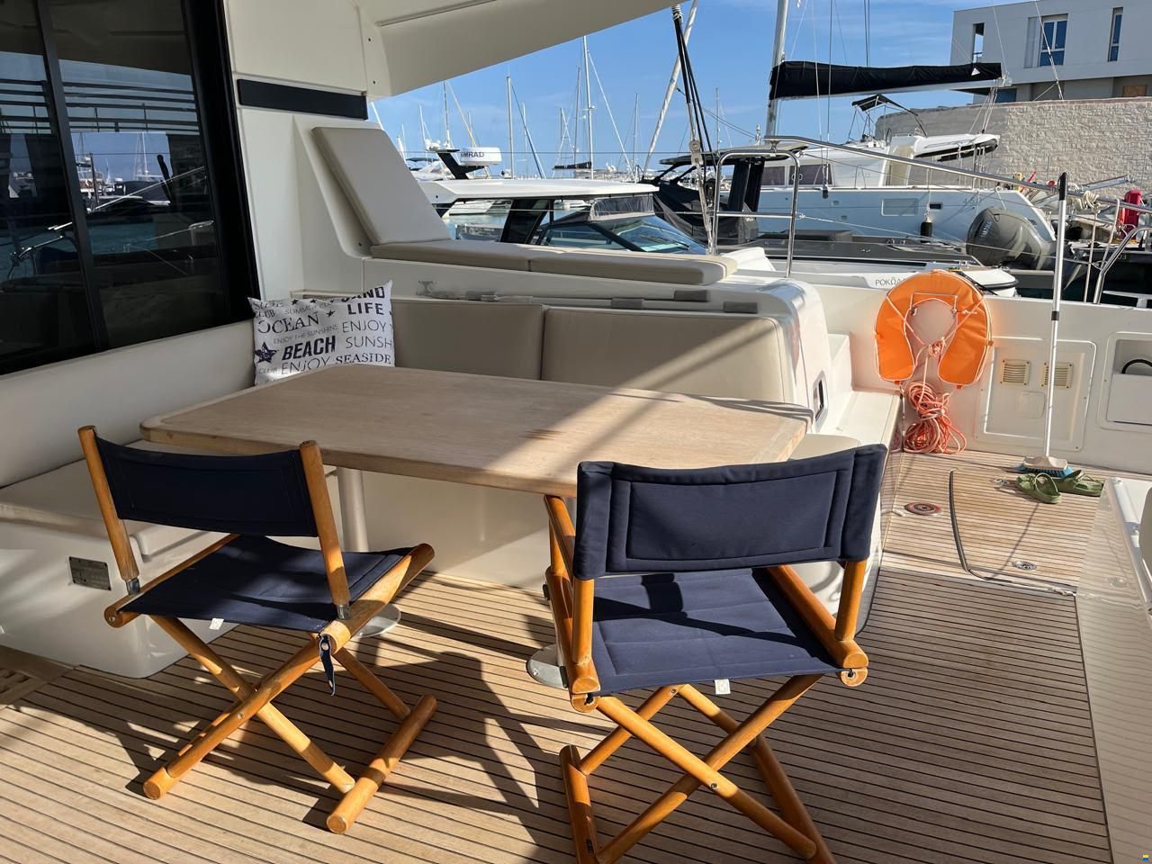 Lagoon 42
