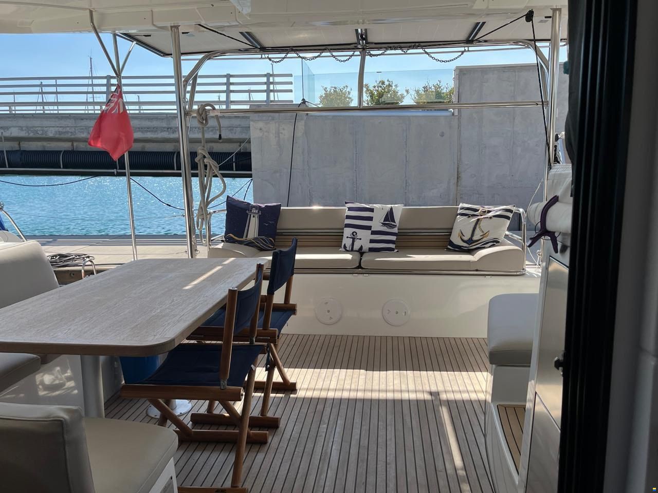 Lagoon 42