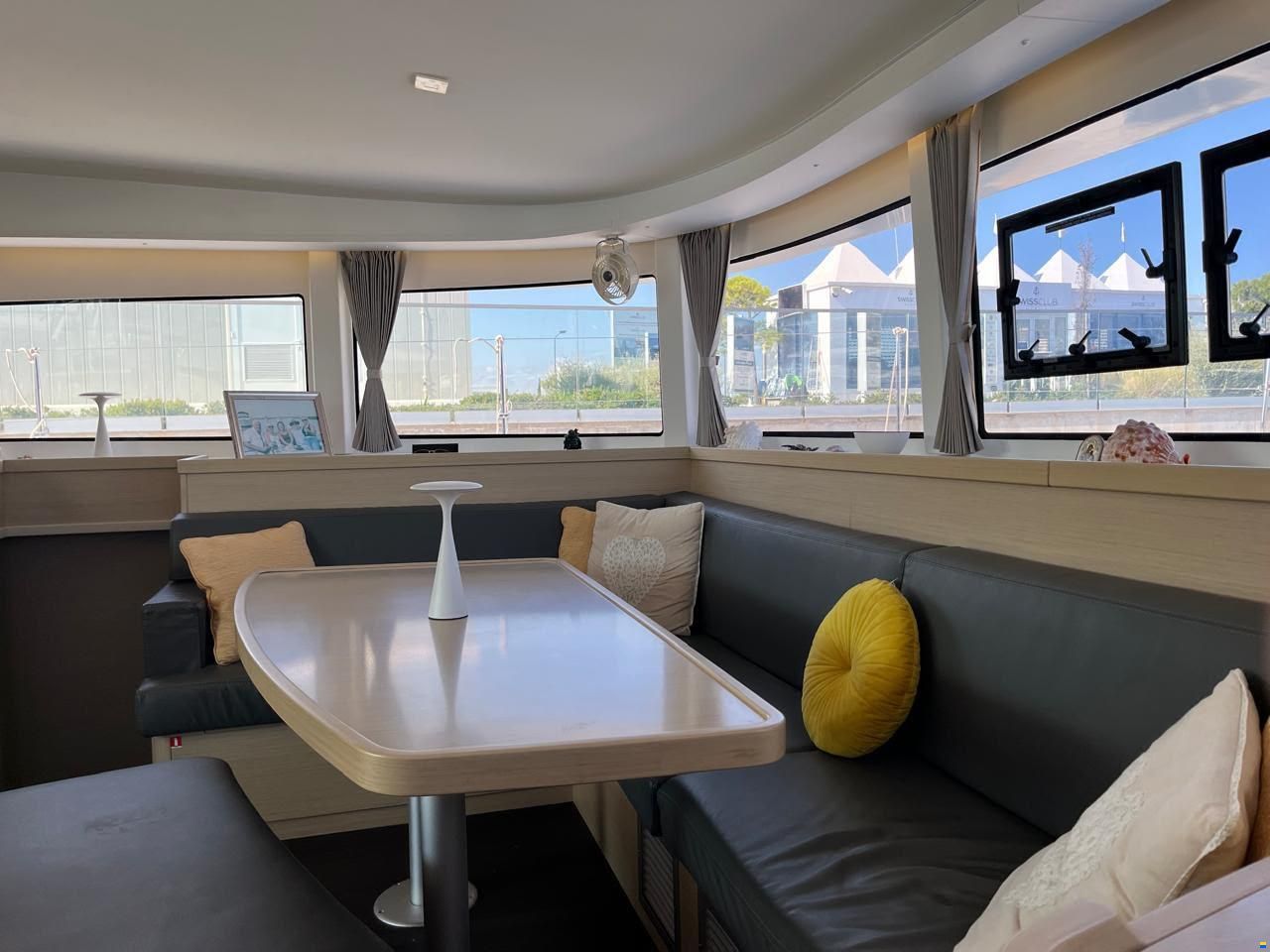 Lagoon 42
