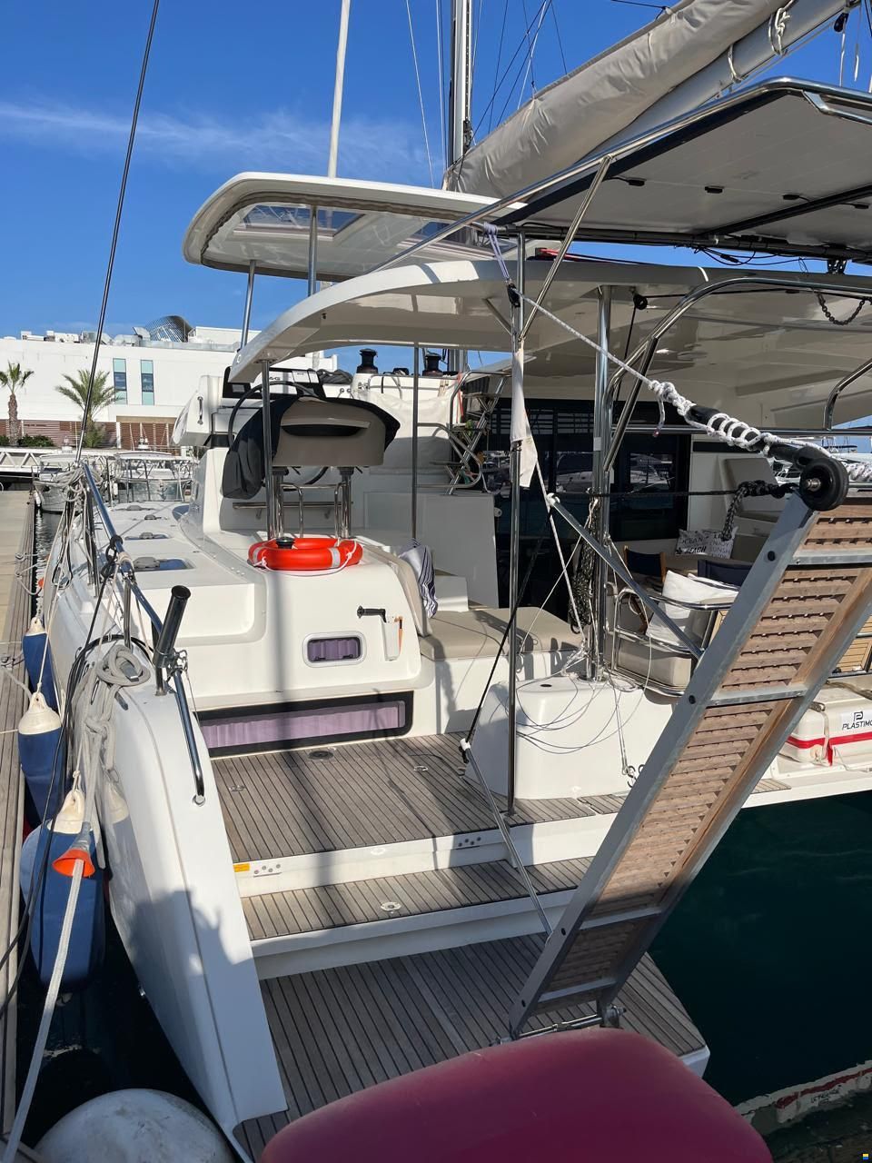 Lagoon 42