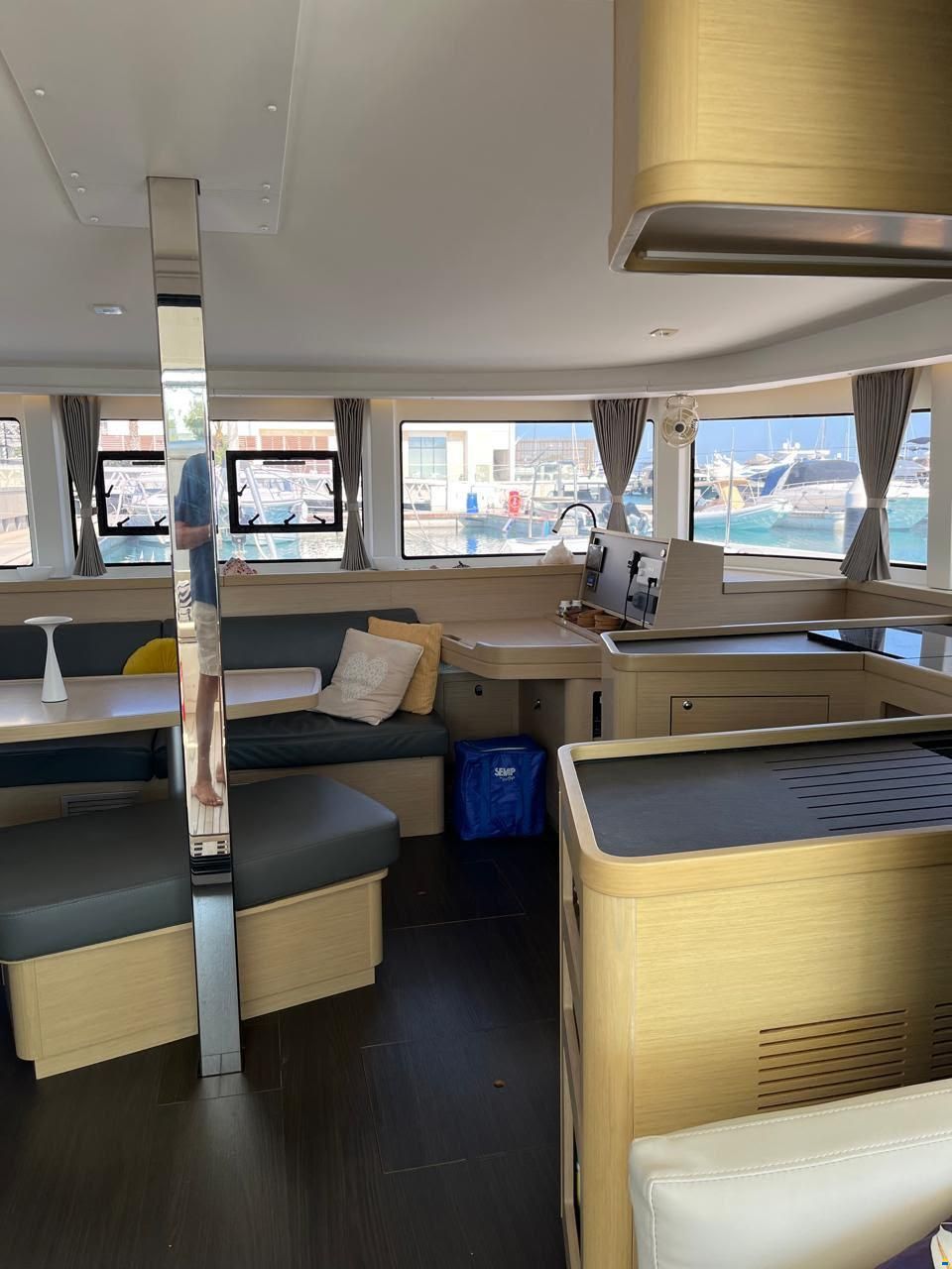 Lagoon 42
