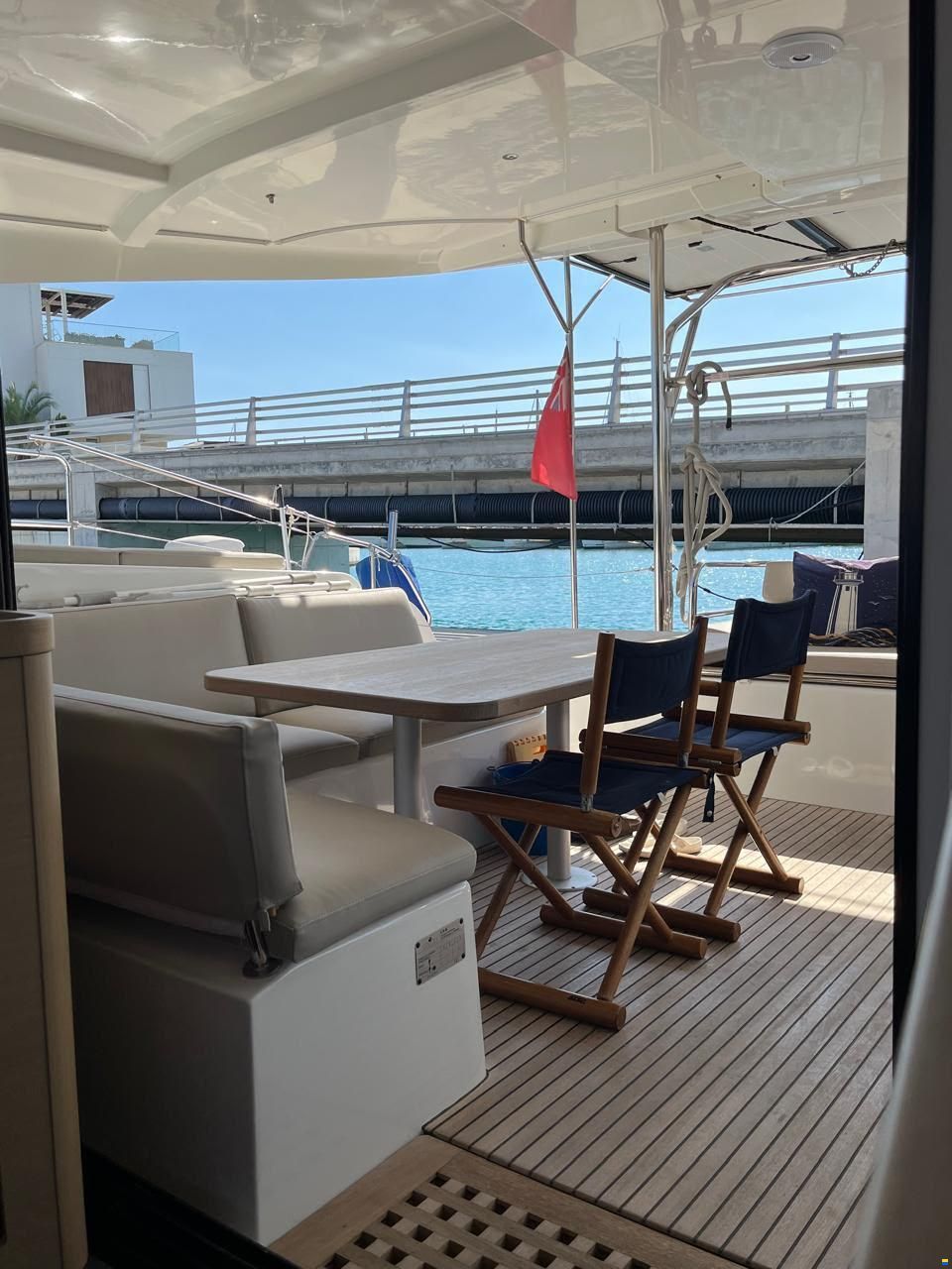 Lagoon 42